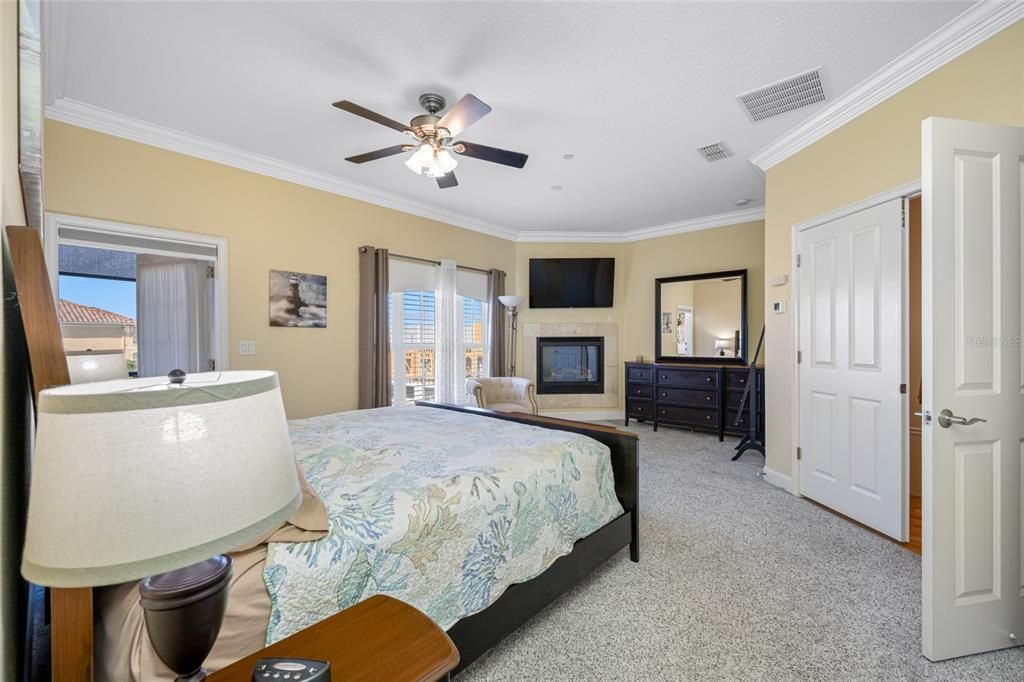 For Sale: $439,900 (3 beds, 3 baths, 2122 Square Feet)