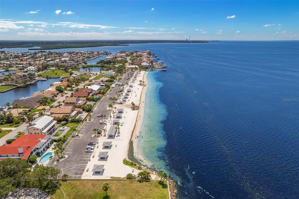 For Sale: $439,900 (3 beds, 3 baths, 2122 Square Feet)