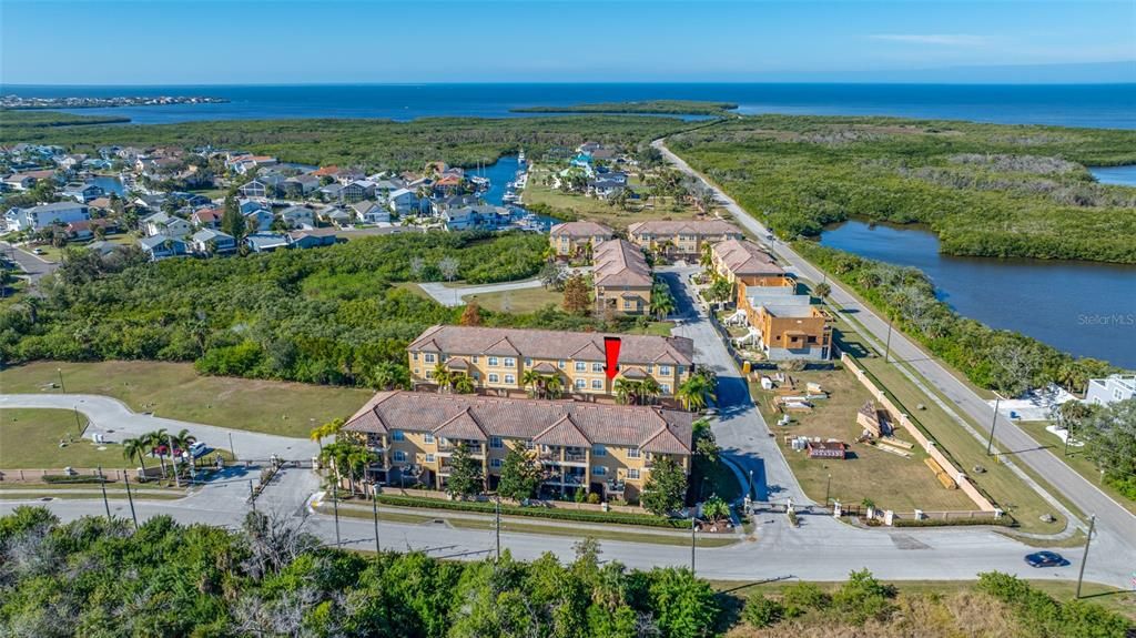 For Sale: $439,900 (3 beds, 3 baths, 2122 Square Feet)