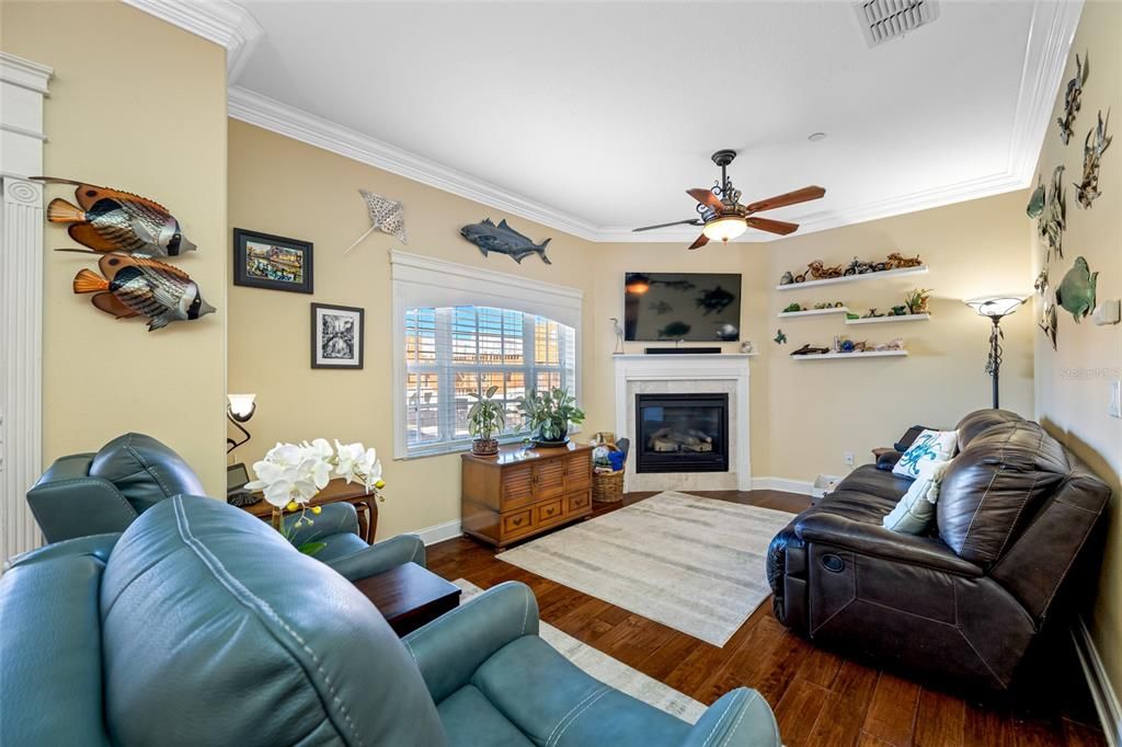 For Sale: $439,900 (3 beds, 3 baths, 2122 Square Feet)