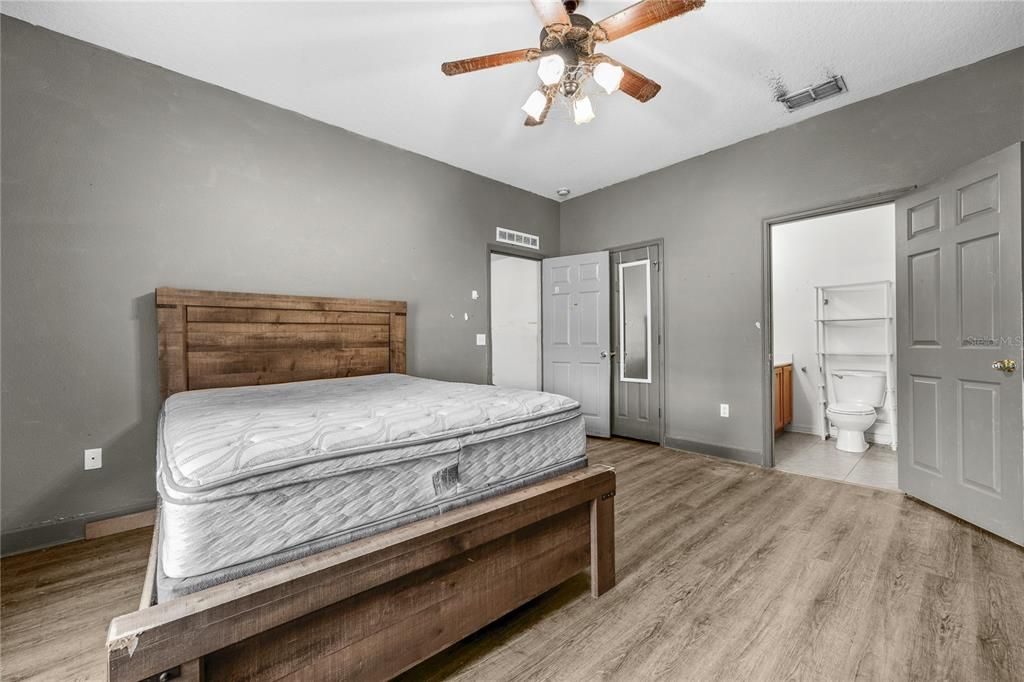 На продажу: $499,000 (5 спален, 4 ванн, 3888 Квадратных фут)