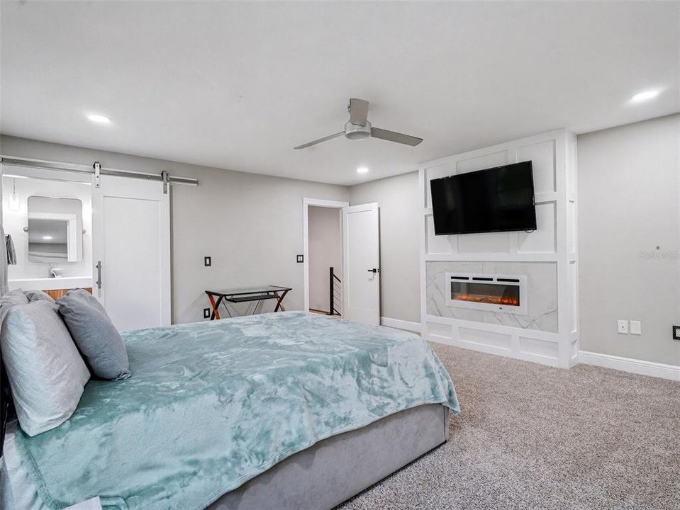 待售: $950,000 (3 贝兹, 3 浴室, 3333 平方英尺)