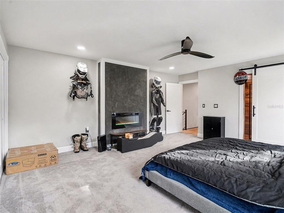 待售: $950,000 (3 贝兹, 3 浴室, 3333 平方英尺)