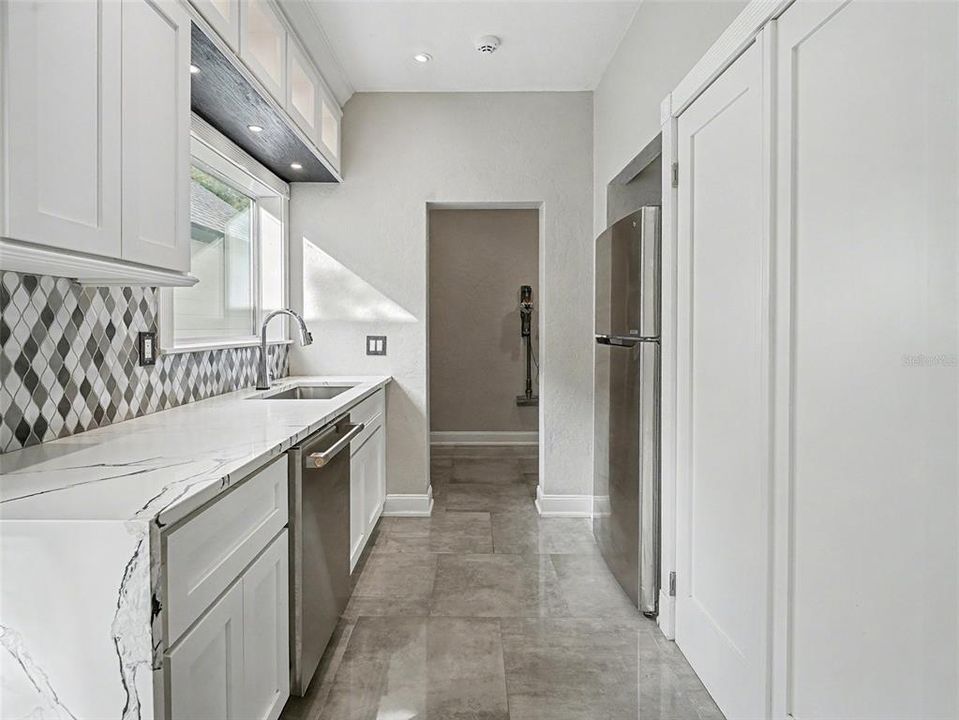 待售: $950,000 (3 贝兹, 3 浴室, 3333 平方英尺)