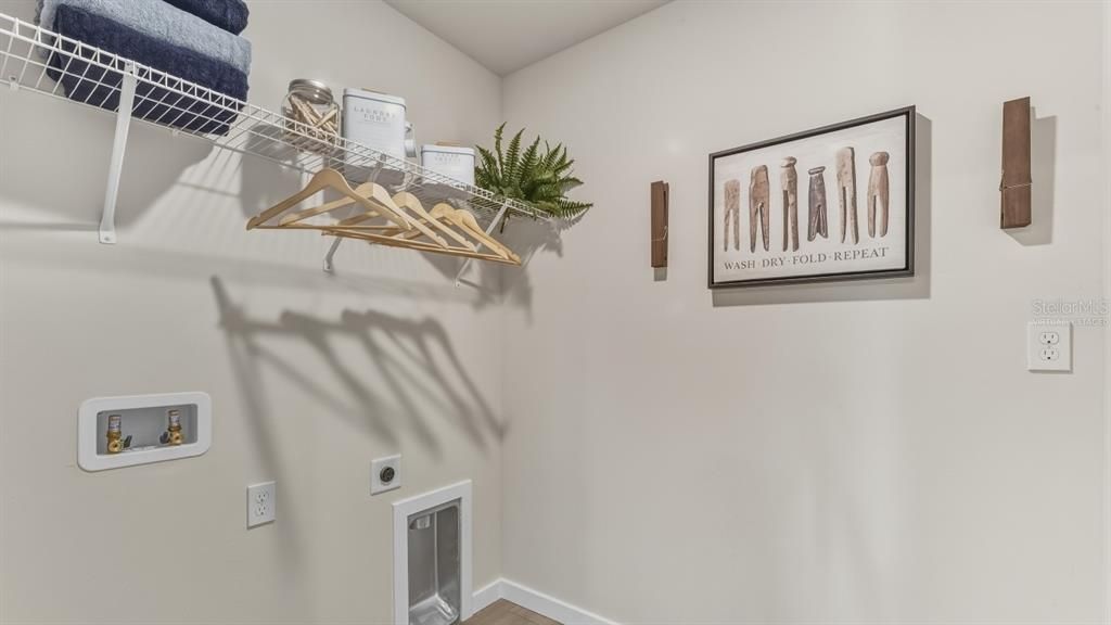 For Sale: $319,990 (4 beds, 2 baths, 1828 Square Feet)