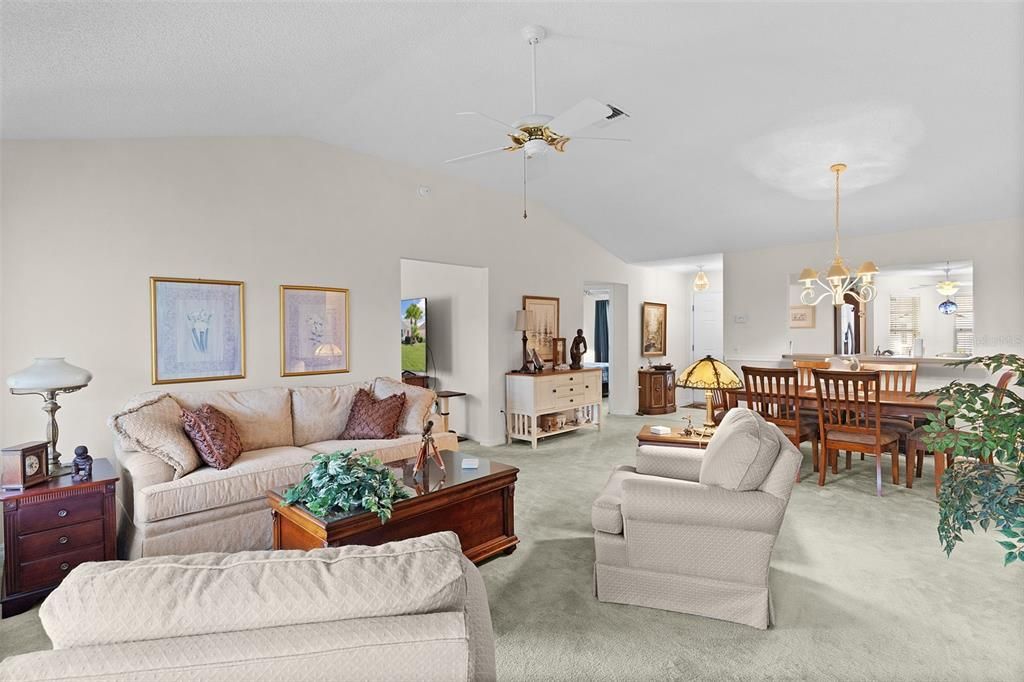 For Sale: $305,000 (2 beds, 2 baths, 1495 Square Feet)