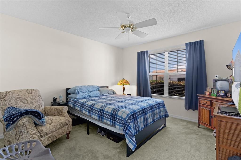 For Sale: $305,000 (2 beds, 2 baths, 1495 Square Feet)