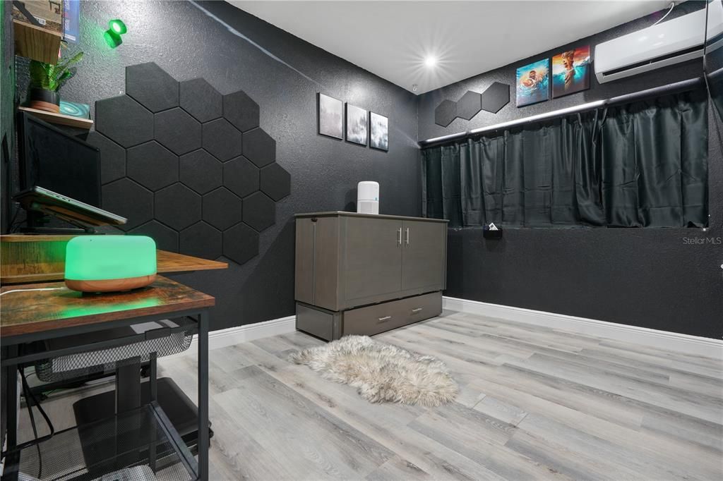 待售: $430,000 (4 贝兹, 3 浴室, 1320 平方英尺)