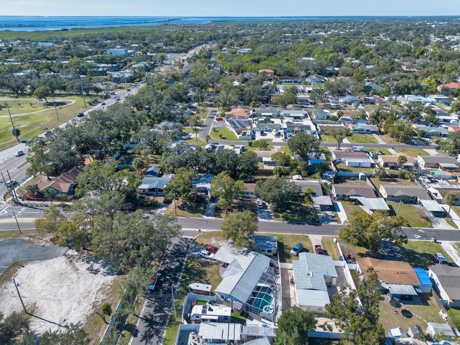 待售: $430,000 (4 贝兹, 3 浴室, 1320 平方英尺)