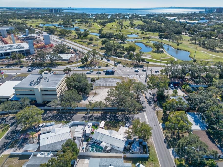 待售: $430,000 (4 贝兹, 3 浴室, 1320 平方英尺)