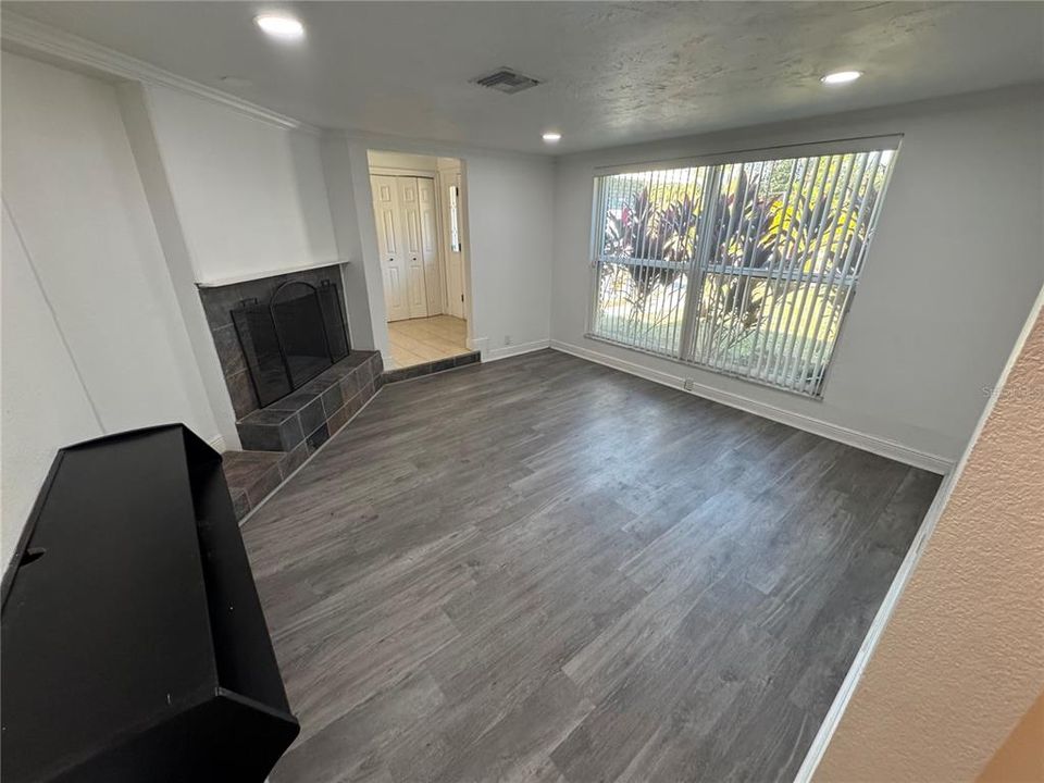 For Rent: $3,500 (5 beds, 3 baths, 2500 Square Feet)