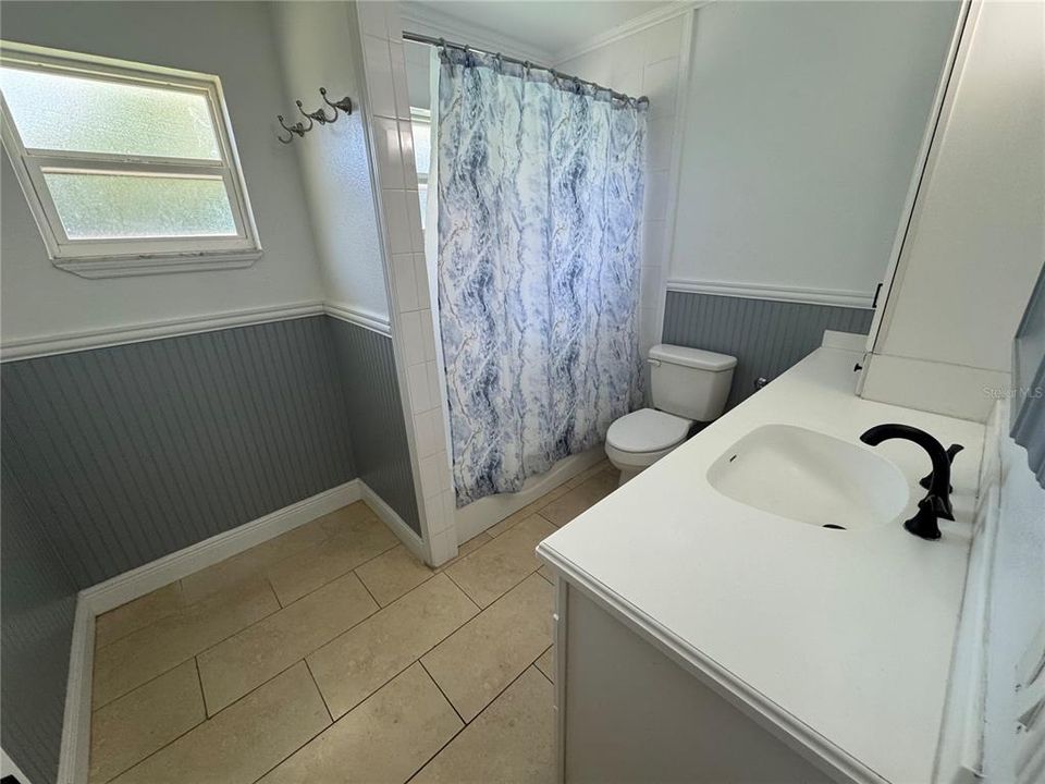 For Rent: $3,500 (5 beds, 3 baths, 2500 Square Feet)