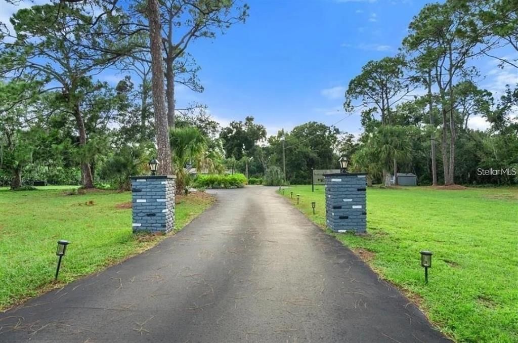 For Rent: $3,500 (5 beds, 3 baths, 2500 Square Feet)