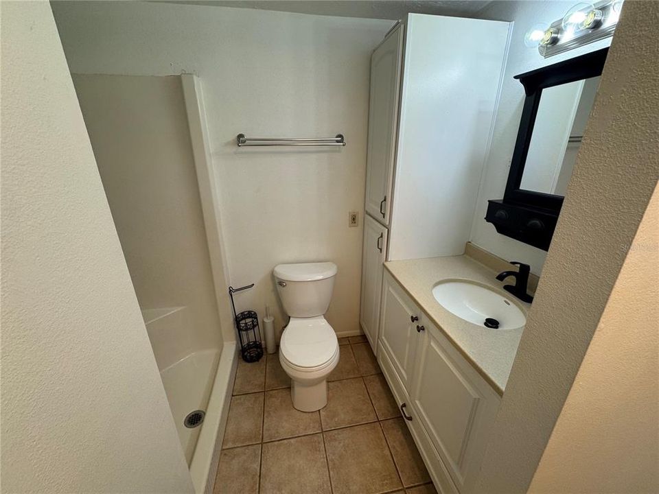 For Rent: $3,500 (5 beds, 3 baths, 2500 Square Feet)