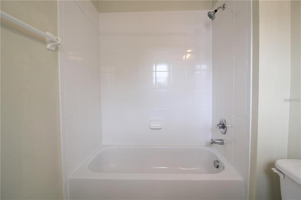 For Rent: $2,350 (2 beds, 2 baths, 1360 Square Feet)