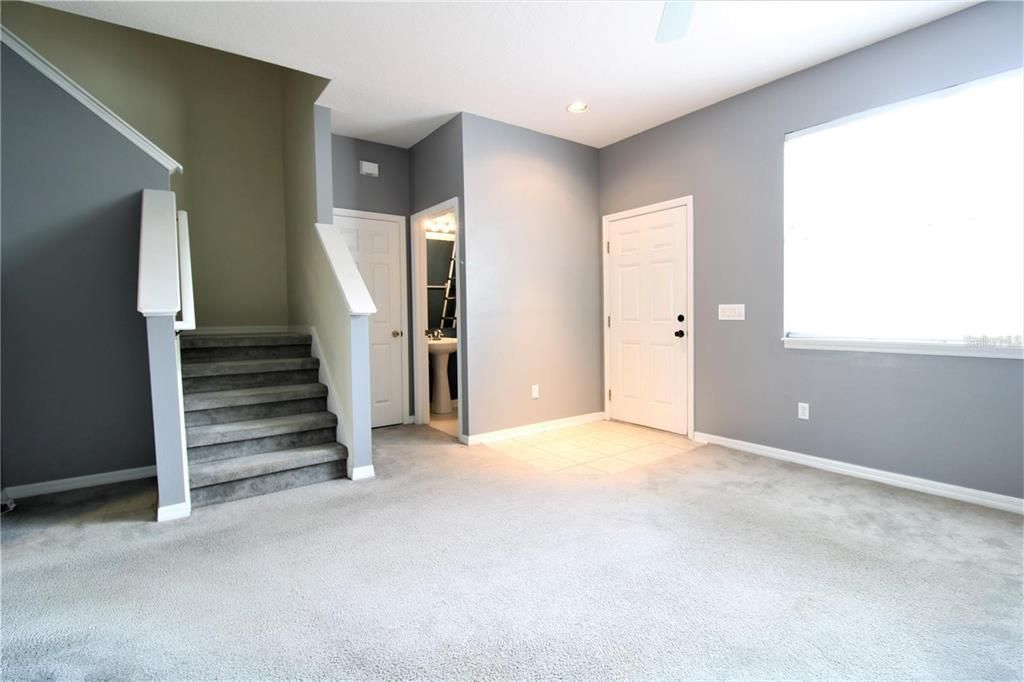 For Rent: $2,350 (2 beds, 2 baths, 1360 Square Feet)