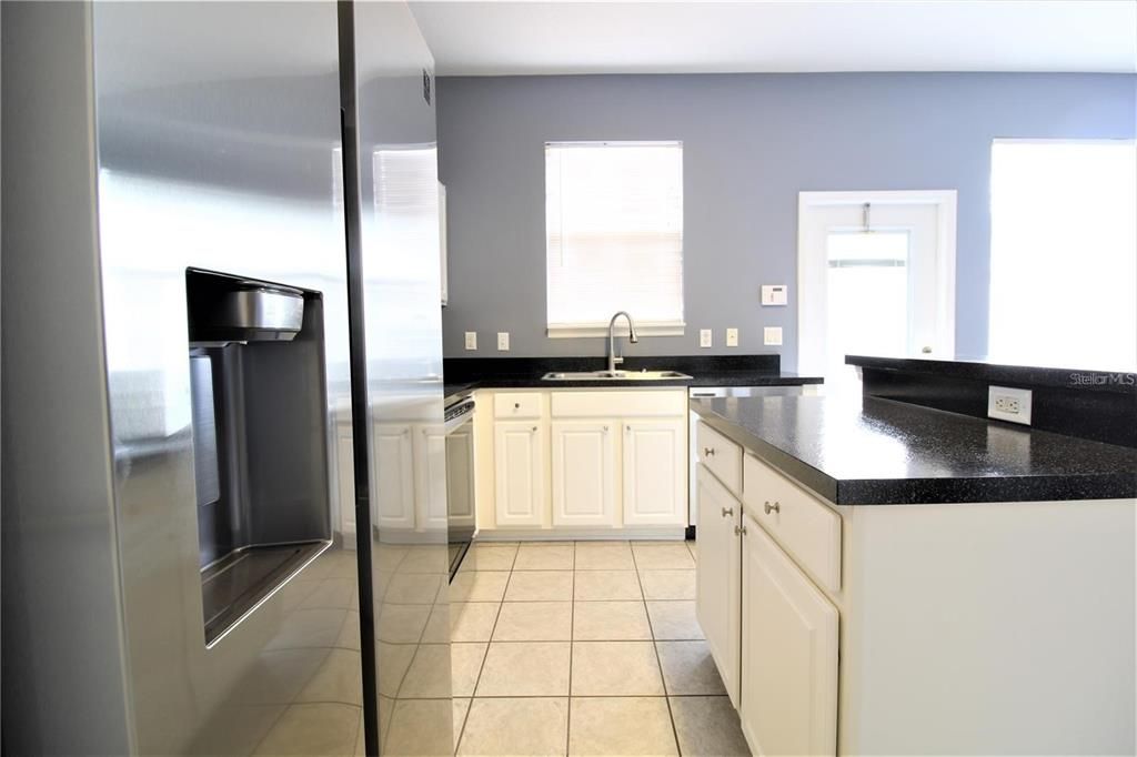 For Rent: $2,350 (2 beds, 2 baths, 1360 Square Feet)