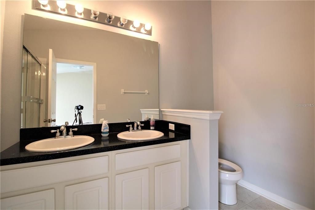 For Rent: $2,350 (2 beds, 2 baths, 1360 Square Feet)