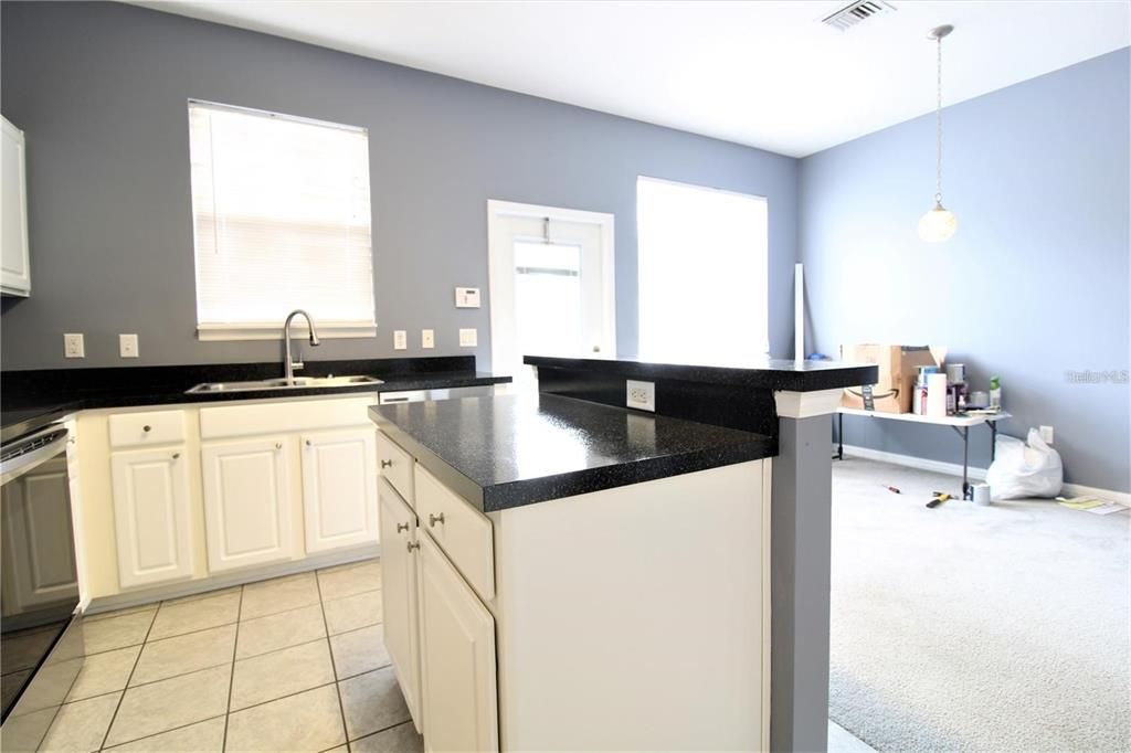 For Rent: $2,350 (2 beds, 2 baths, 1360 Square Feet)