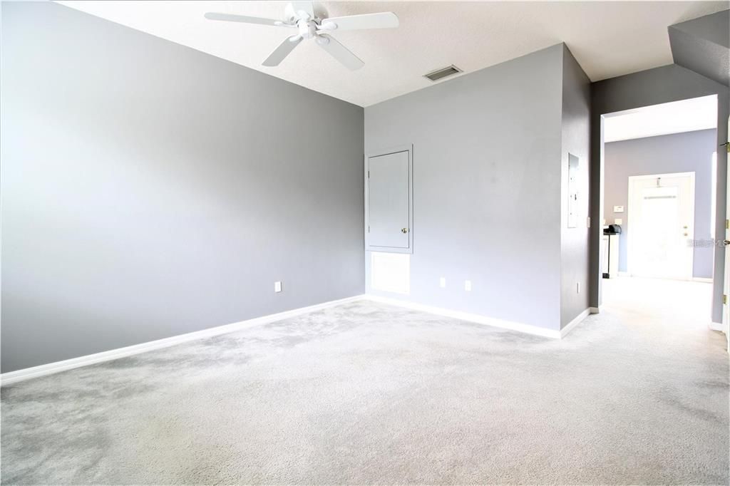 For Rent: $2,350 (2 beds, 2 baths, 1360 Square Feet)