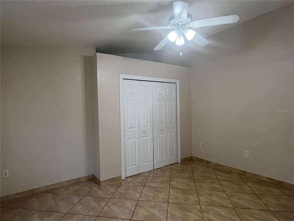 For Rent: $2,250 (4 beds, 2 baths, 1874 Square Feet)
