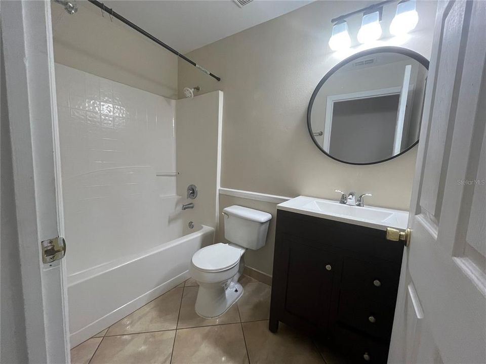 For Rent: $2,250 (4 beds, 2 baths, 1874 Square Feet)