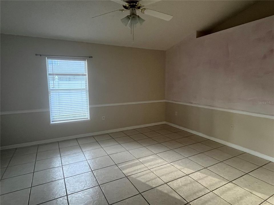 For Rent: $2,250 (4 beds, 2 baths, 1874 Square Feet)