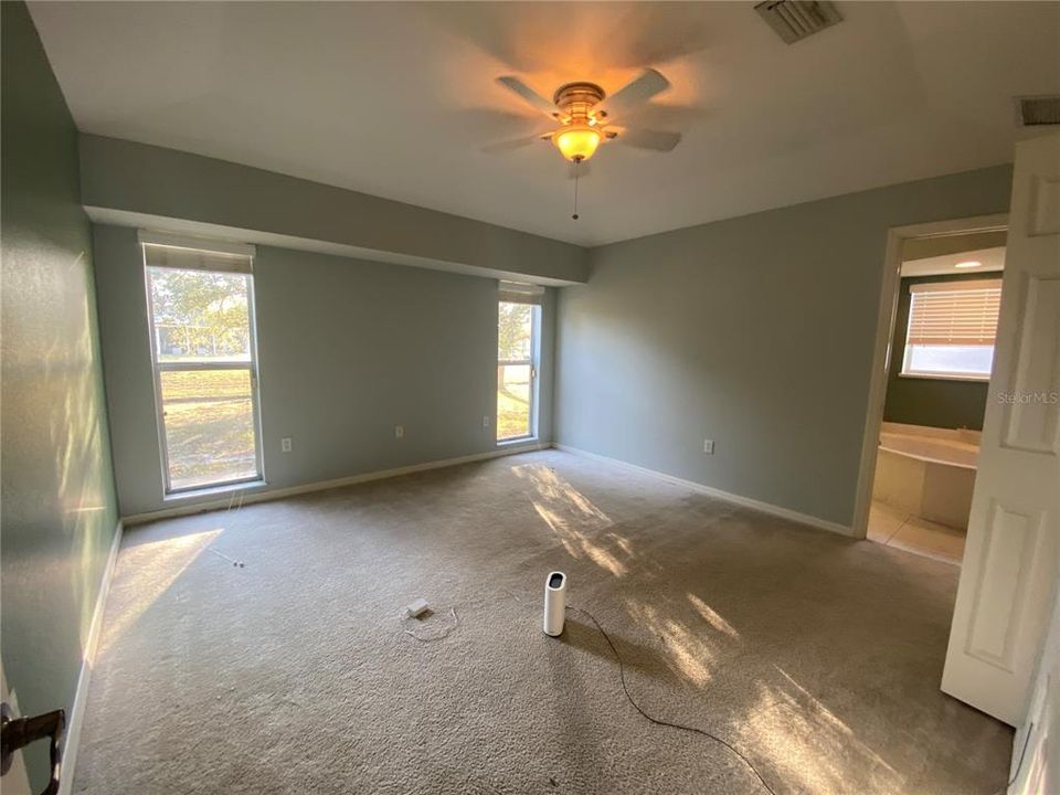 For Rent: $1,850 (3 beds, 2 baths, 1703 Square Feet)