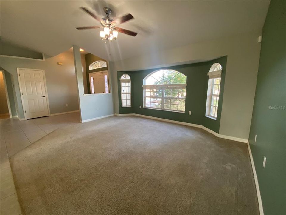 For Rent: $1,850 (3 beds, 2 baths, 1703 Square Feet)