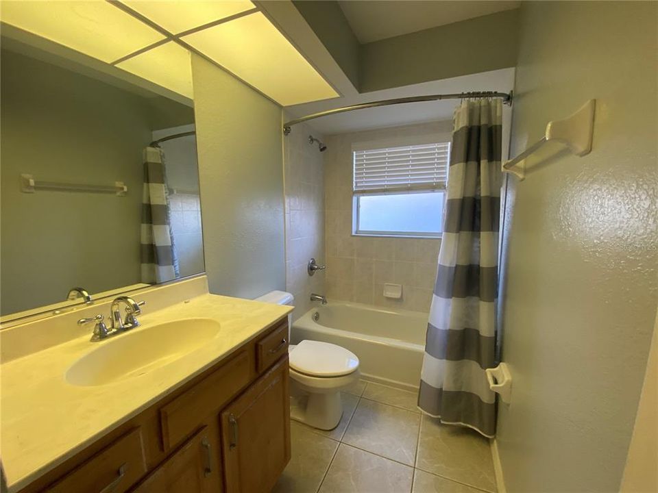 For Rent: $1,850 (3 beds, 2 baths, 1703 Square Feet)