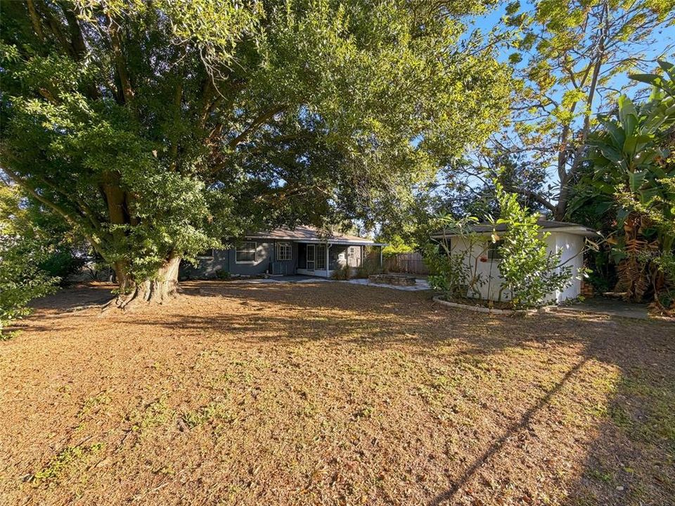 For Sale: $315,000 (2 beds, 1 baths, 1122 Square Feet)