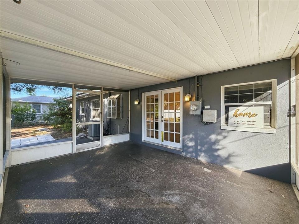 For Sale: $315,000 (2 beds, 1 baths, 1122 Square Feet)