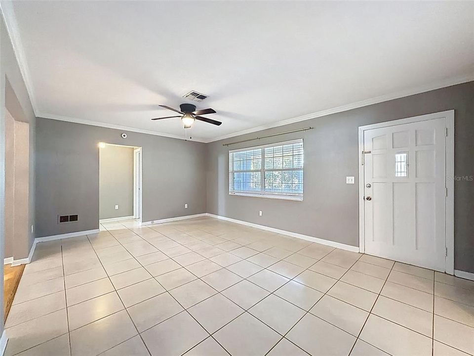 For Sale: $315,000 (2 beds, 1 baths, 1122 Square Feet)