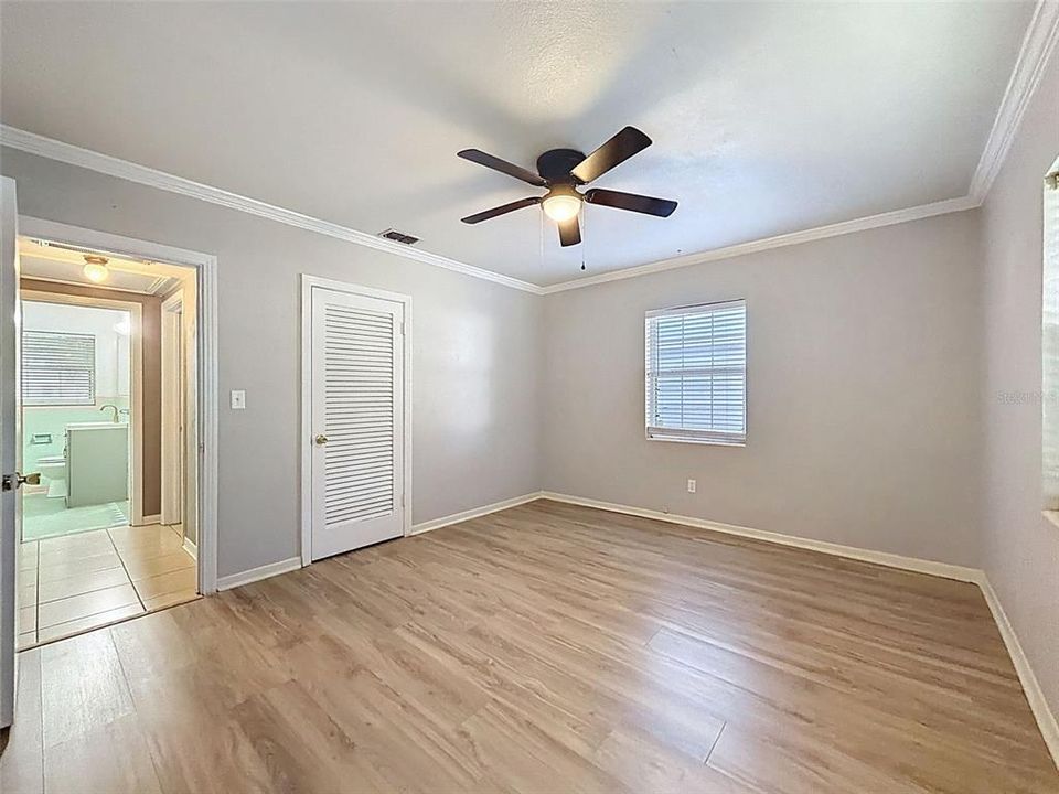 For Sale: $315,000 (2 beds, 1 baths, 1122 Square Feet)