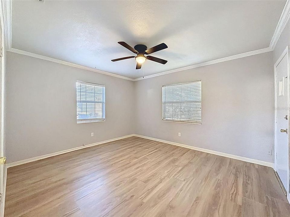 For Sale: $315,000 (2 beds, 1 baths, 1122 Square Feet)