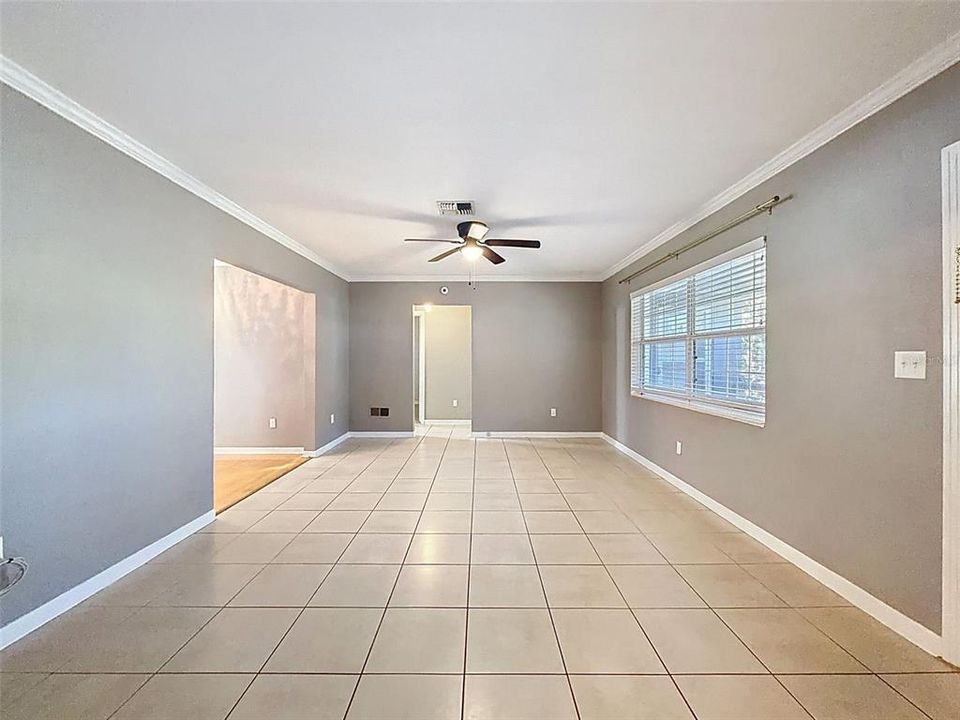 For Sale: $315,000 (2 beds, 1 baths, 1122 Square Feet)