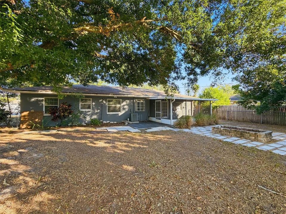 For Sale: $315,000 (2 beds, 1 baths, 1122 Square Feet)