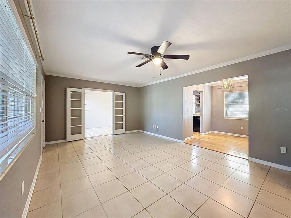 For Sale: $315,000 (2 beds, 1 baths, 1122 Square Feet)