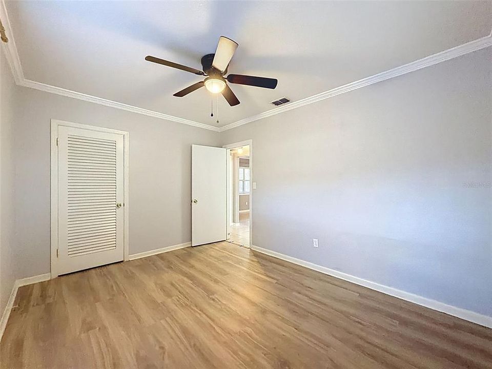 For Sale: $315,000 (2 beds, 1 baths, 1122 Square Feet)