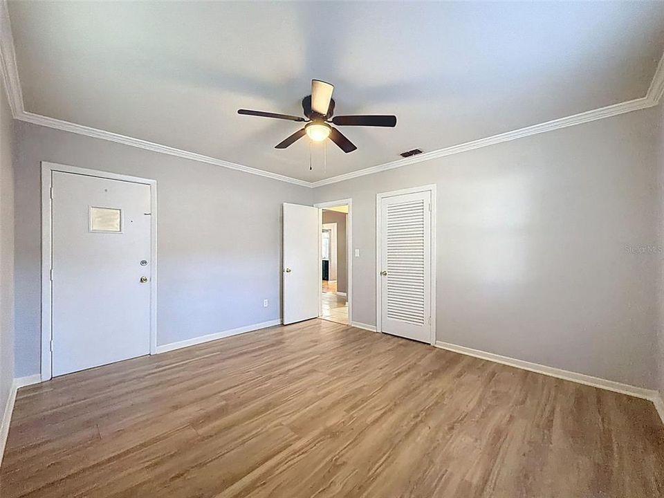 For Sale: $315,000 (2 beds, 1 baths, 1122 Square Feet)