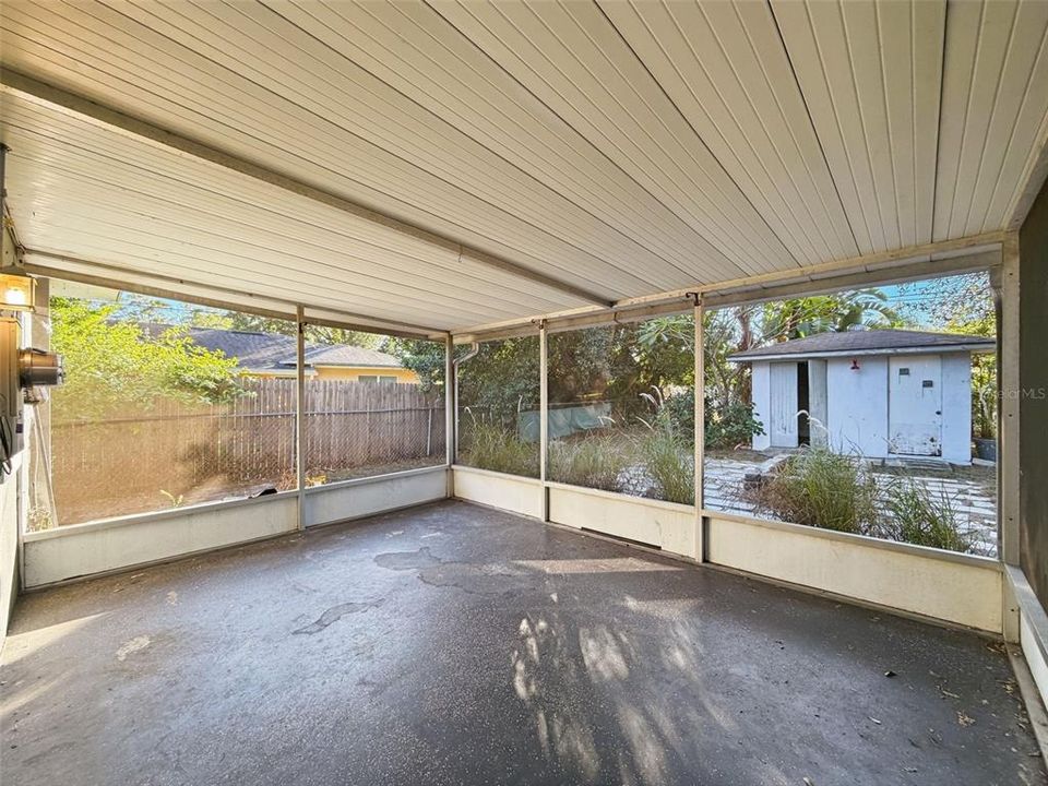 For Sale: $315,000 (2 beds, 1 baths, 1122 Square Feet)