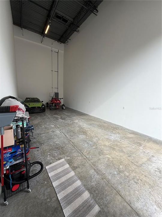 待售: $430,000 (0 贝兹, 0 浴室, 738 平方英尺)