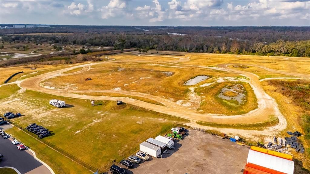 待售: $430,000 (0 贝兹, 0 浴室, 738 平方英尺)