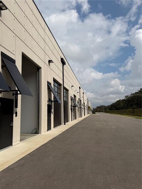 待售: $430,000 (0 贝兹, 0 浴室, 738 平方英尺)