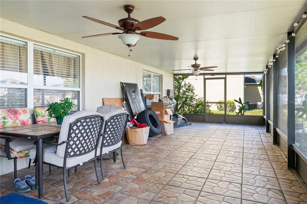 На продажу: $500,000 (5 спален, 2 ванн, 3367 Квадратных фут)