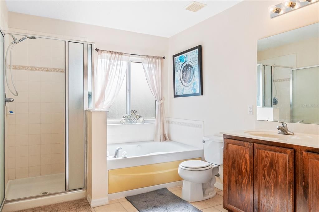 На продажу: $500,000 (5 спален, 2 ванн, 3367 Квадратных фут)