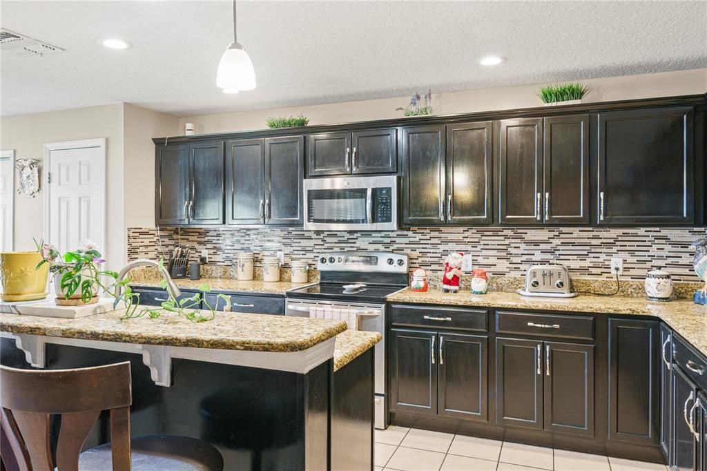 На продажу: $500,000 (5 спален, 2 ванн, 3367 Квадратных фут)