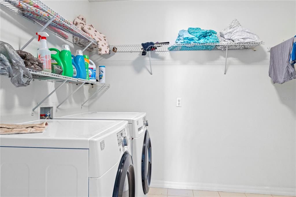 На продажу: $500,000 (5 спален, 2 ванн, 3367 Квадратных фут)