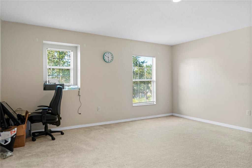 На продажу: $500,000 (5 спален, 2 ванн, 3367 Квадратных фут)