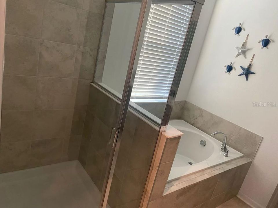 For Sale: $419,900 (3 beds, 2 baths, 1787 Square Feet)